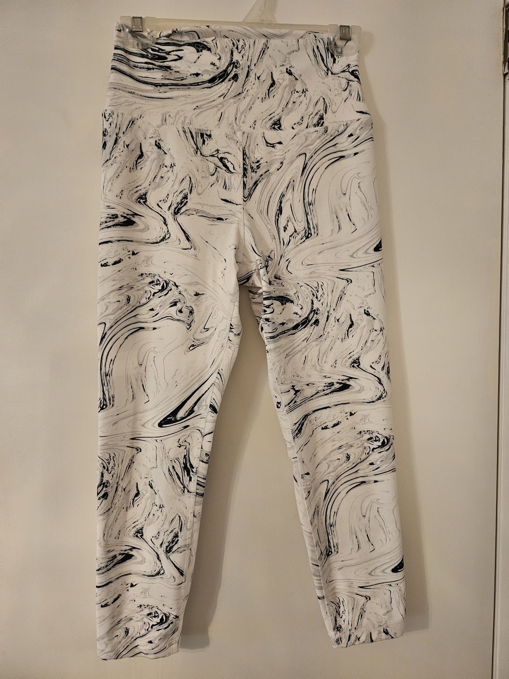 Marbled Print Size M Leggings - Black & White